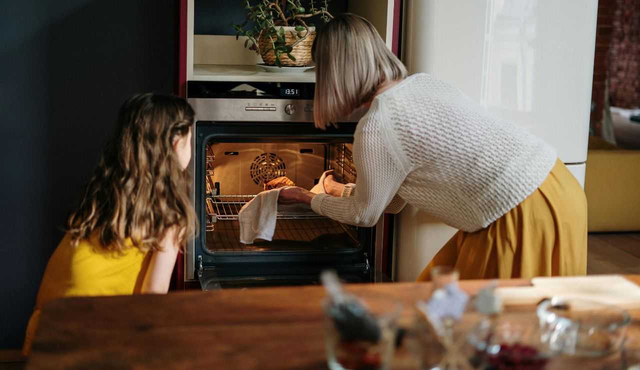 Forno elettrico in cucina