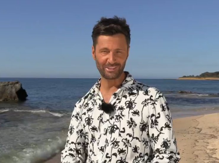 Filippo Bisciglia conduce Temptation Island (screenshot TV Mediaset) - ilcorrierino.com