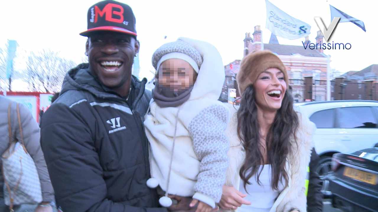 Mario Balotelli, Raffaella Fico e la piccola Pia (ANSAfoto) - ilcorrierino.com