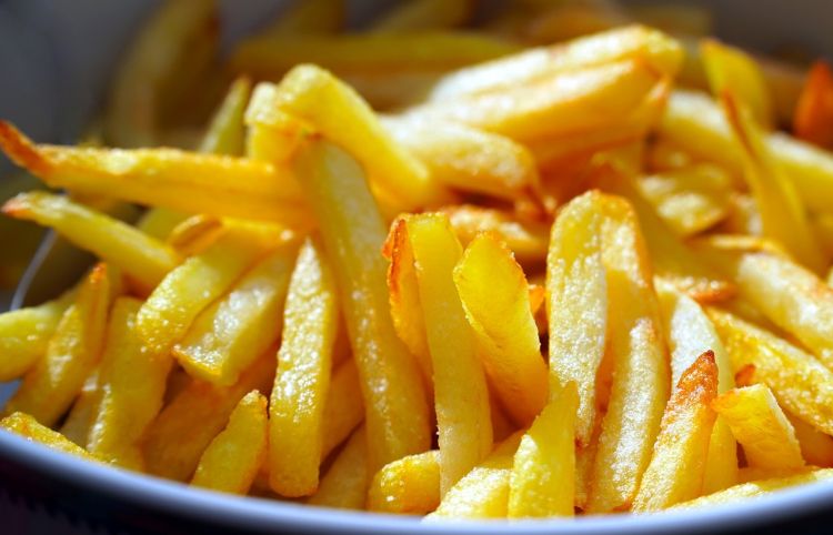 I rischi legati al consumo di patatine fritte