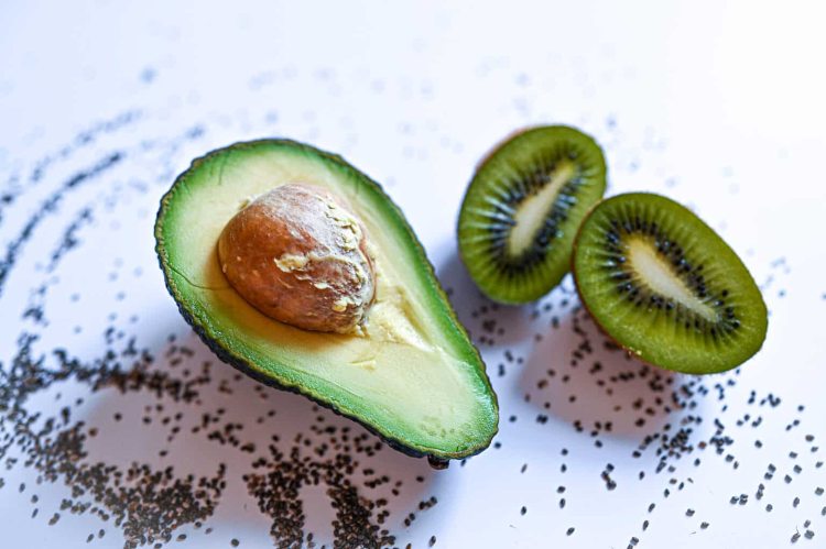 Avocado e kiwi per mantenere l'abbronzatura