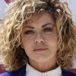 Eva Grimaldi, pubblico in rivolta dopo le sue parole: “…appena va in nomination” | I microfoni hanno registrato tutto