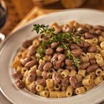 Pasta e fagioli, la versione napoletana è molto più saporita e cremosa: tutto grazie all’ingrediente segreto