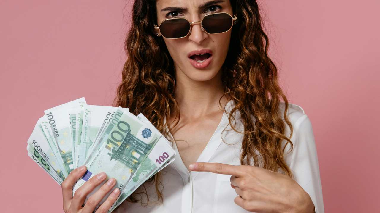 Migliaia di euro (pexels.com) - ilcorrierino.com